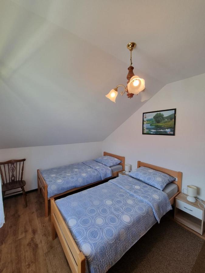 Appartement Apartman Dubravcic à Otočac Extérieur photo