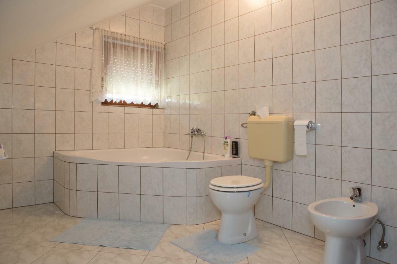 Appartement Apartman Dubravcic à Otočac Extérieur photo